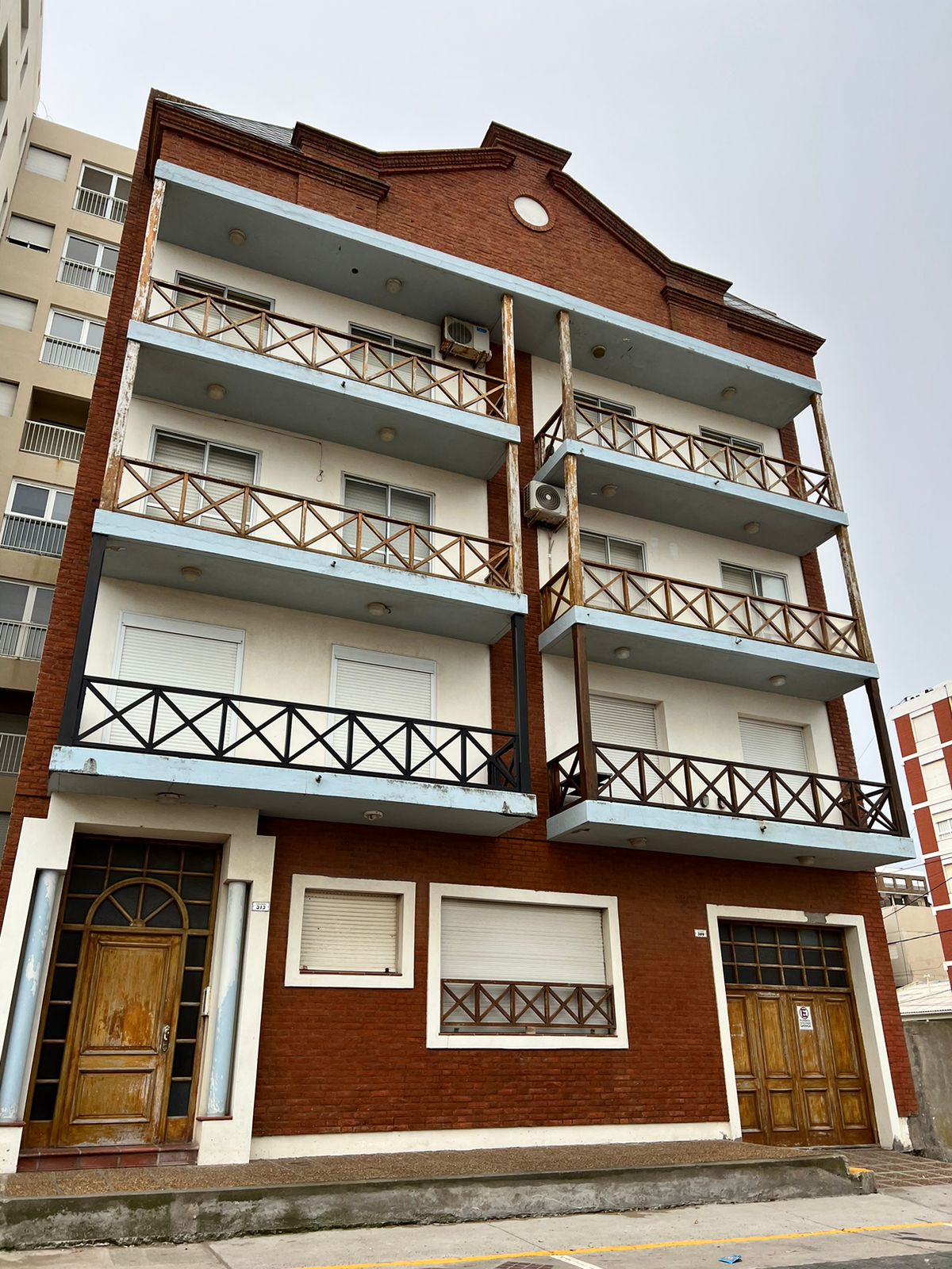 8422_639.jpg